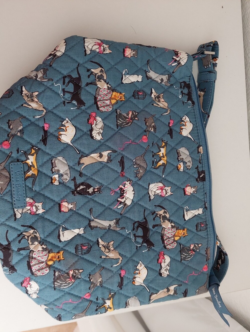 Blue quilted cat print crossbody bag Vera Bradley bucket crossbody bag Cats Meow - Picture 5 of 6